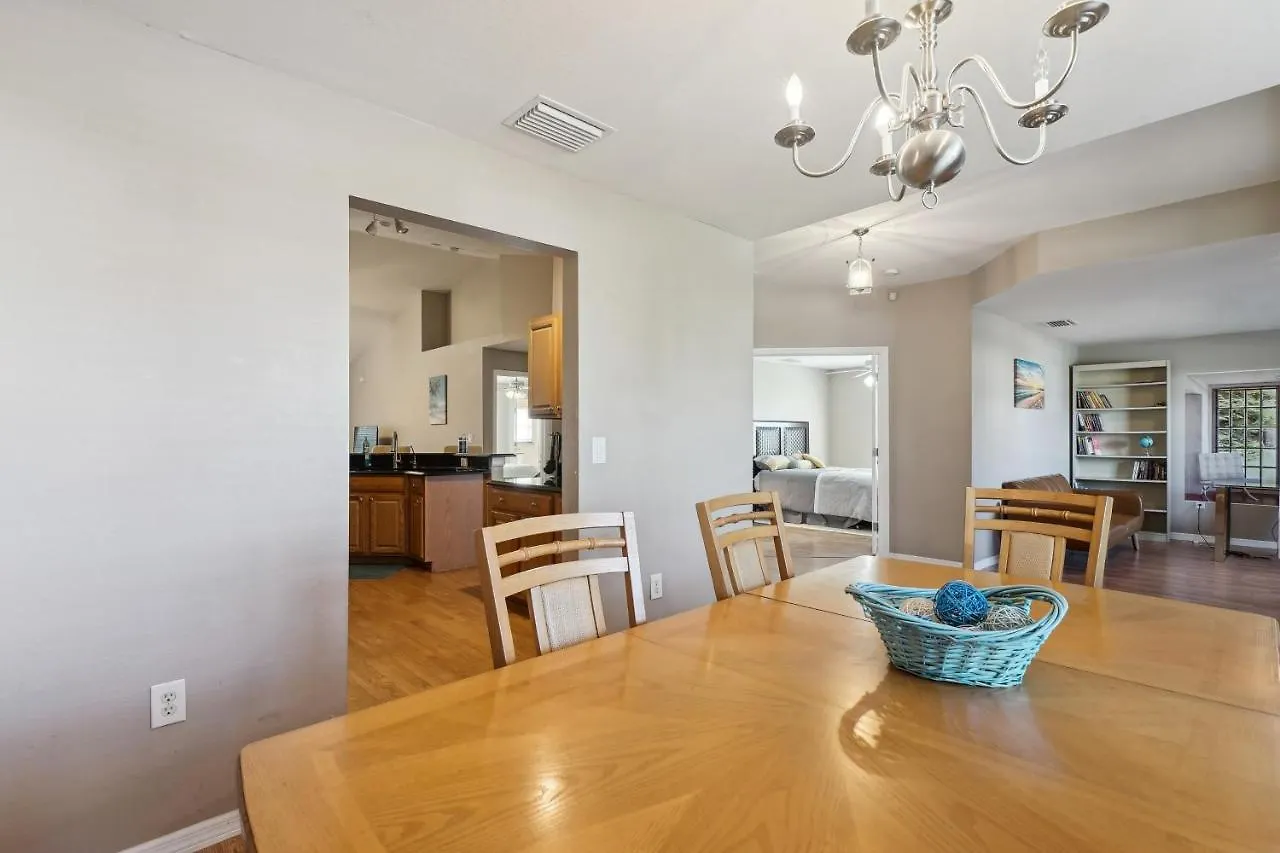 Pet-friendly Retreat With Screened Porch! *