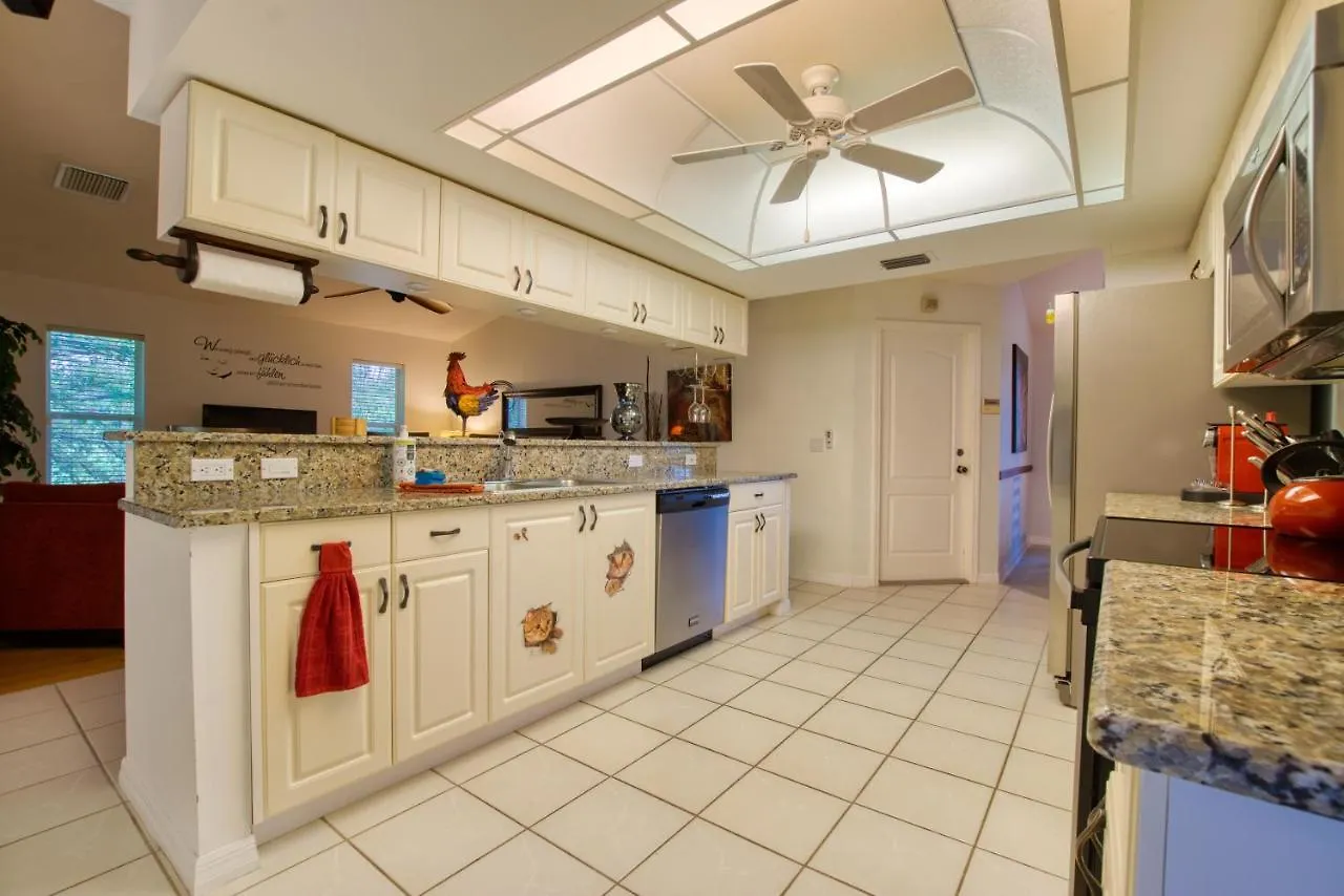 Golfers Dream - 3 Beds - 2 Baths - 6 Guests - Golf Course & Spa - Incl. 10% Off Boat Villa Cape Coral