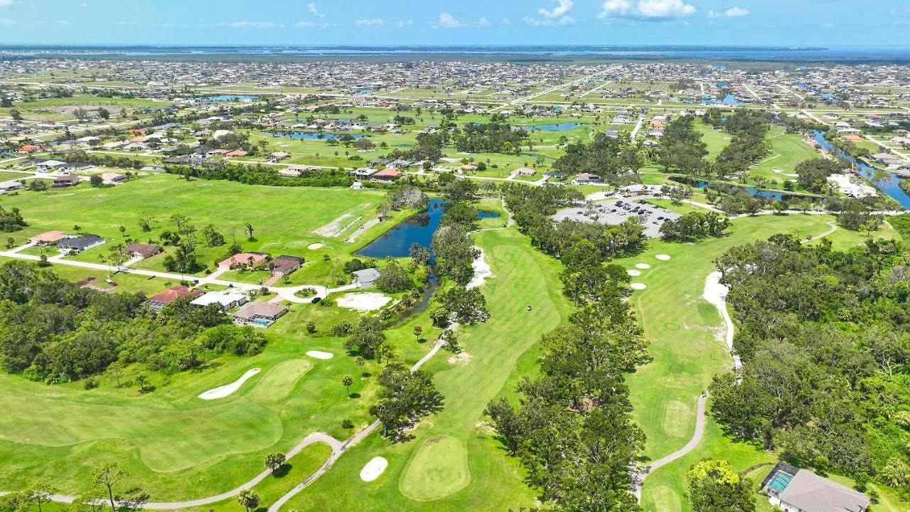 Golfers Dream - 3 Beds - 2 Baths - 6 Guests - Golf Course & Spa - Incl. 10% Off Boat *