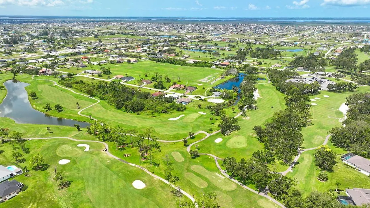 Golfers Dream - 3 Beds - 2 Baths - 6 Guests - Golf Course & Spa - Incl. 10% Off Boat Villa Cape Coral
