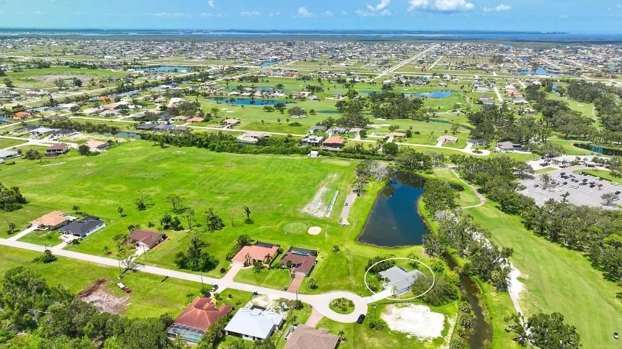 Golfers Dream - 3 Beds - 2 Baths - 6 Guests - Golf Course & Spa - Incl. 10% Off Boat *