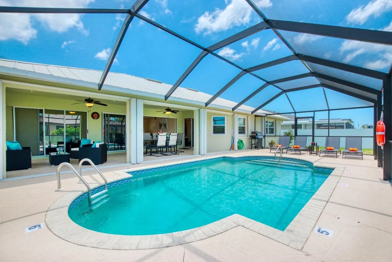 Palm Tree - 2 Beds - 2 Baths - 4 Guests - Pool - Incl. 10% Off Boat Villa