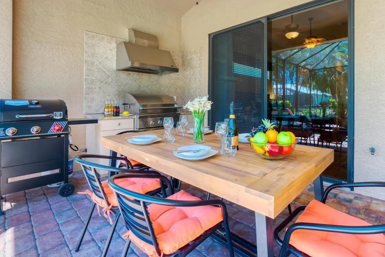 Miracle - 4 Beds - 2 Baths - 8 Guests - Pool/spa - Incl. 10% Off Boat Villa *