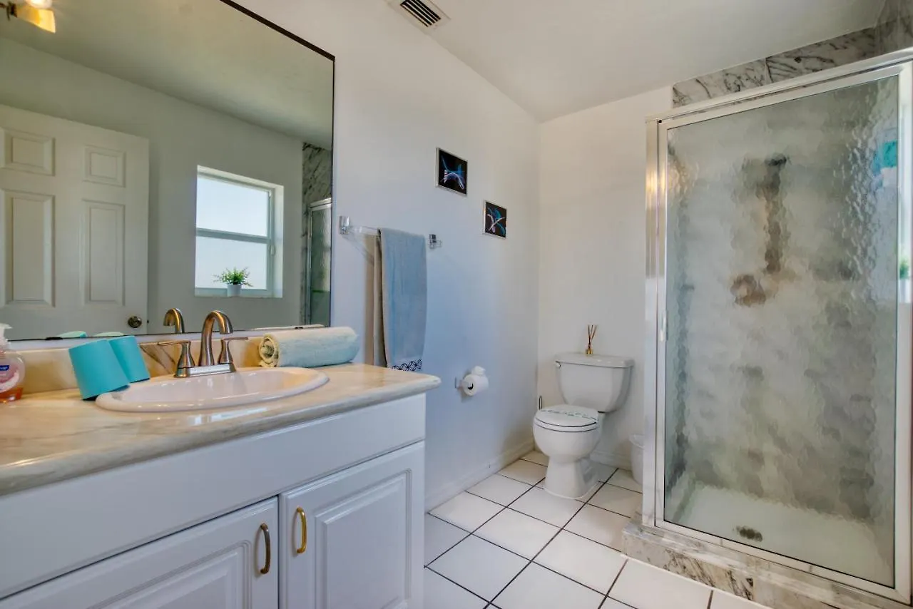 Mikado - 3 Beds - 3 Baths - 6 Guests - Gulf Access & Pool/spa - Boat Cape Coral