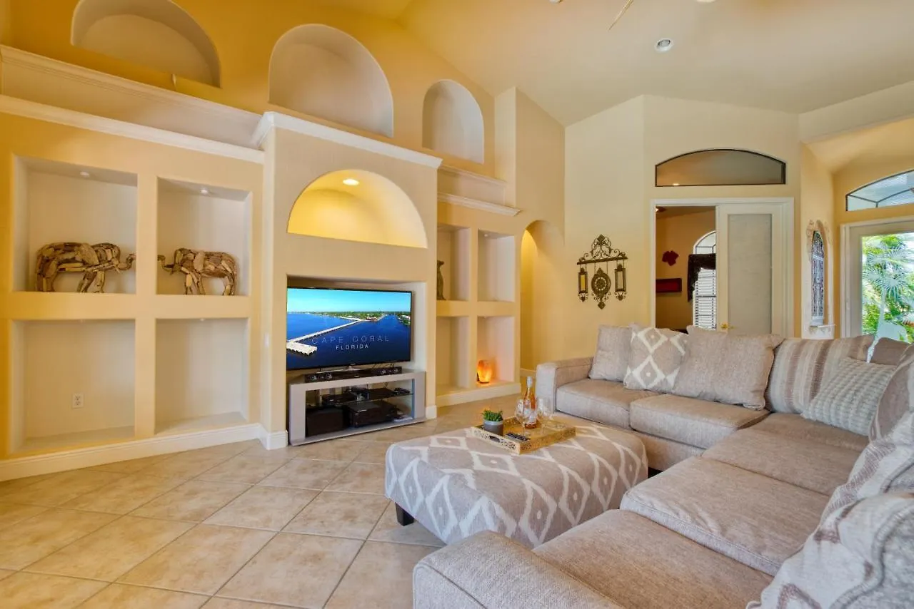 Miracle - 4 Beds - 2 Baths - 8 Guests - Pool/spa - Incl. 10% Off Boat Cape Coral