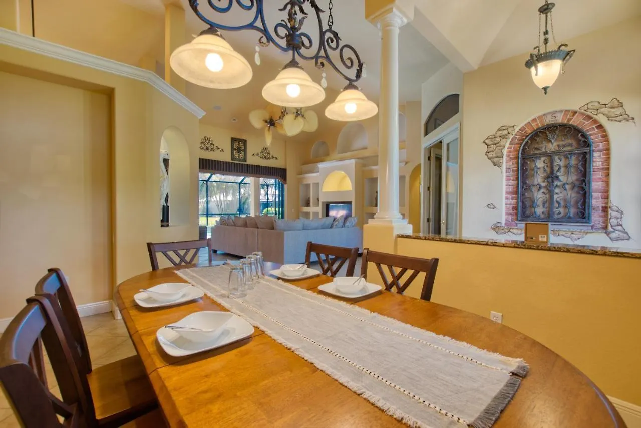 Villa Miracle - 4 Beds - 2 Baths - 8 Guests - Pool/spa - Incl. 10% Off Boat Cape Coral