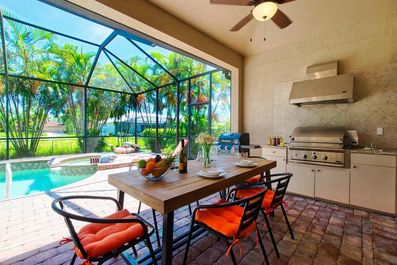 Villa Miracle - 4 Beds - 2 Baths - 8 Guests - Pool/spa - Incl. 10% Off Boat