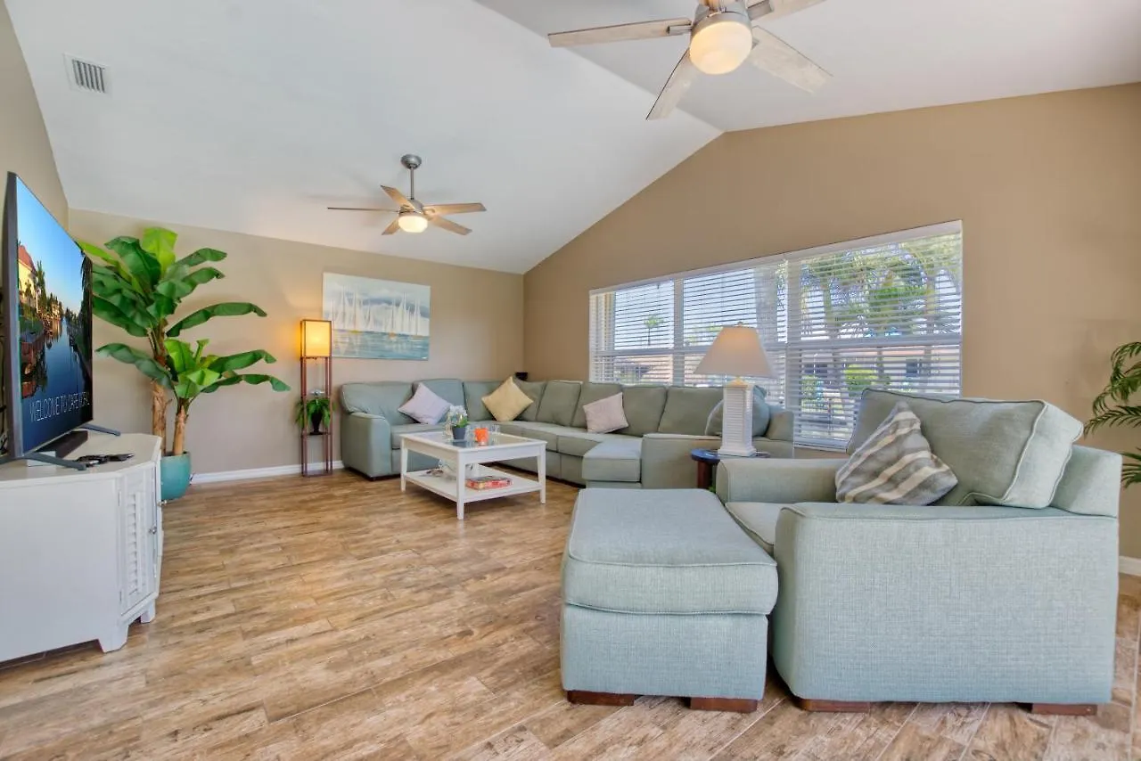 Vila Olinda - 3 Beds - 2 Baths - 6 Guests - Gulf Access & Pool - Incl. 10% Off Boat
