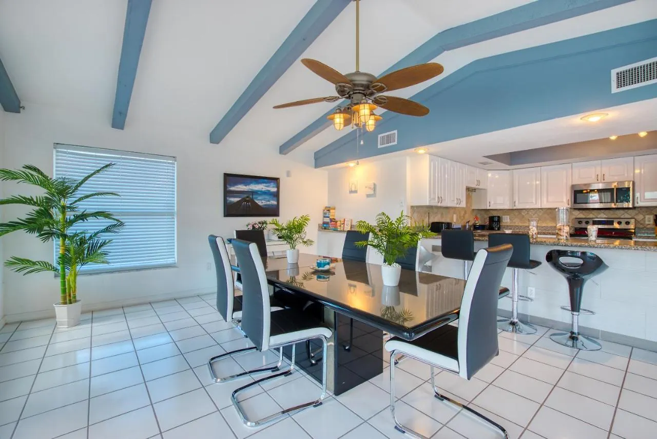 Mikado - 3 Beds - 3 Baths - 6 Guests - Gulf Access & Pool/spa - Boat Villa *