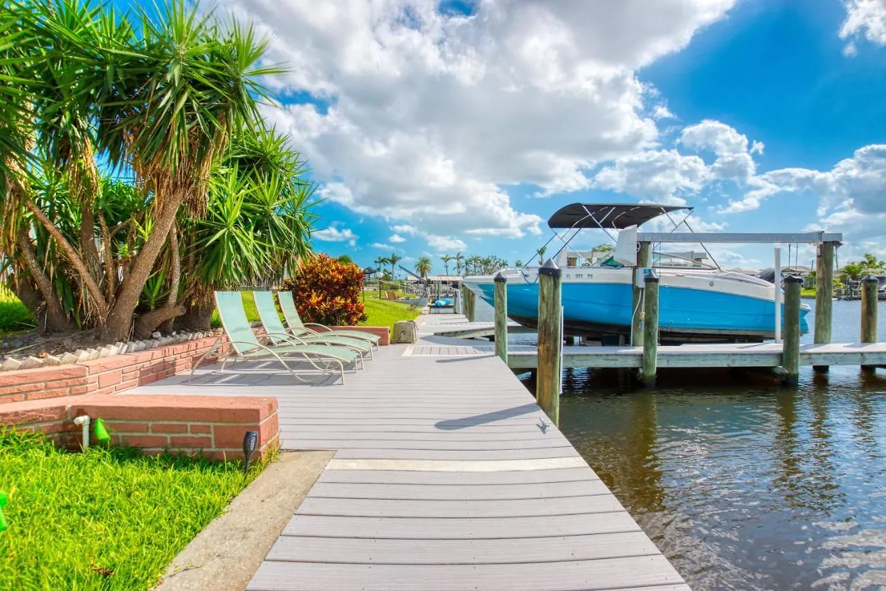 Villa Mikado - 3 Beds - 3 Baths - 6 Guests - Gulf Access & Pool/spa - Boat