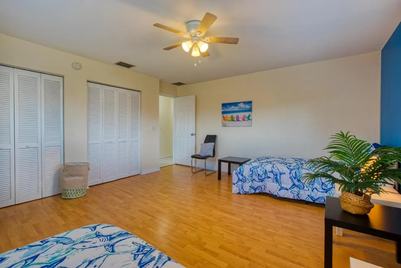 Mikado - 3 Beds - 3 Baths - 6 Guests - Gulf Access & Pool/spa - Boat Villa Cape Coral