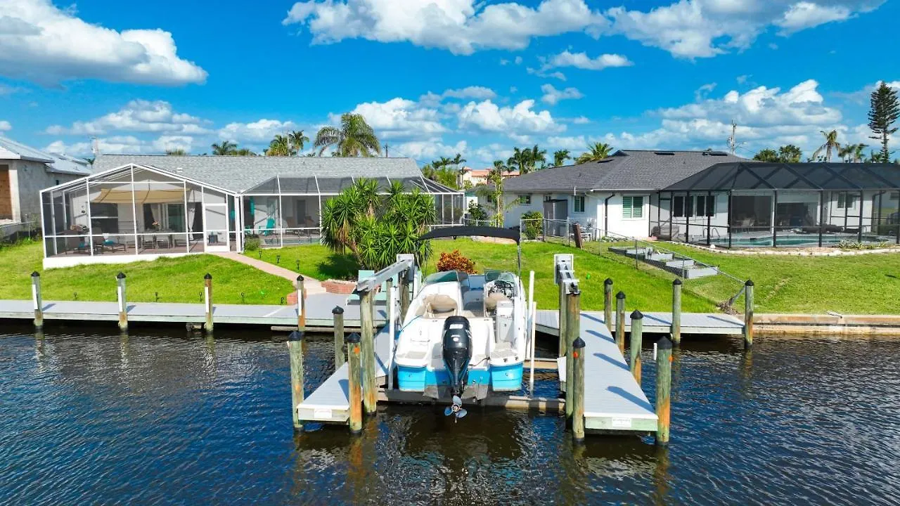 Villa Mikado - 3 Beds - 3 Baths - 6 Guests - Gulf Access & Pool/spa - Boat *