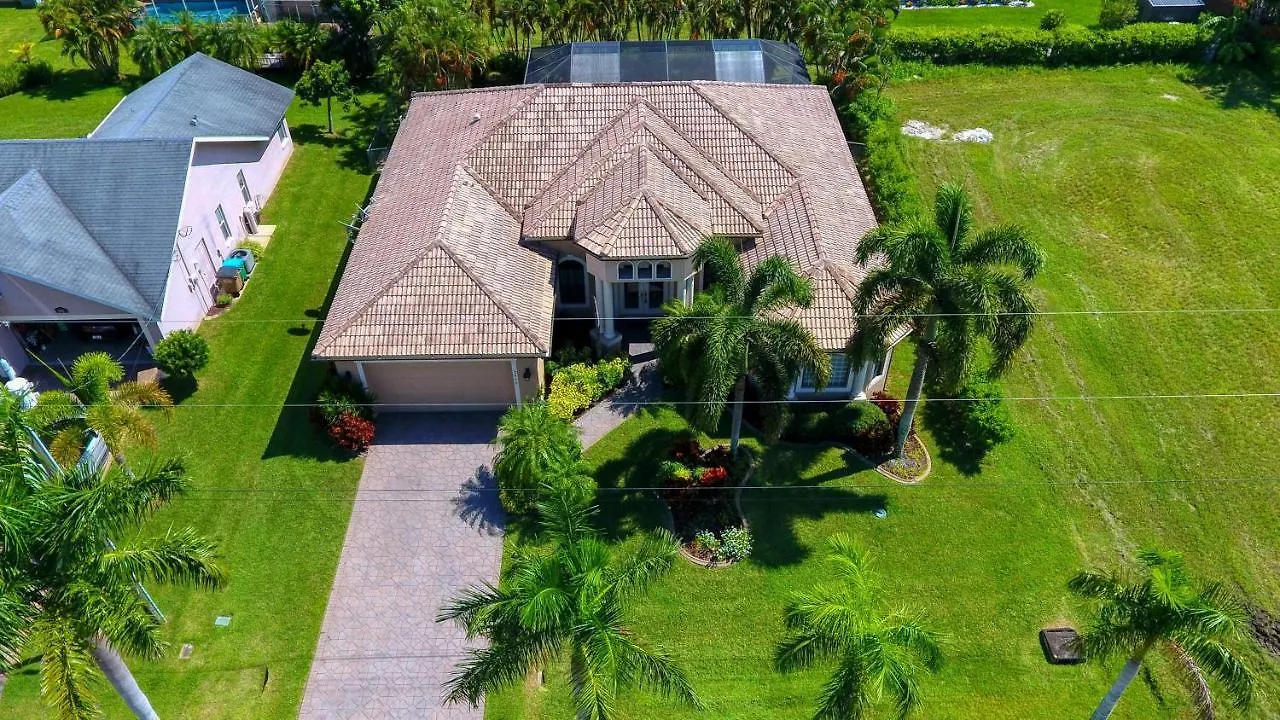 Villa Miracle - 4 Beds - 2 Baths - 8 Guests - Pool/spa - Incl. 10% Off Boat *