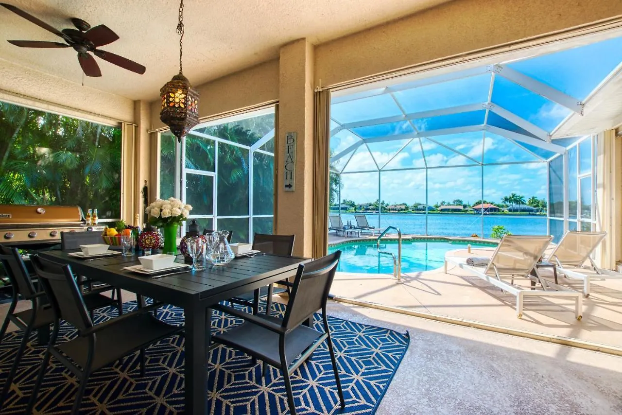 Waterfront - 3 Beds - 3 Baths - 6 Guests - Lakeview & Pool/spa - Incl. 10% Off Boat Villa *