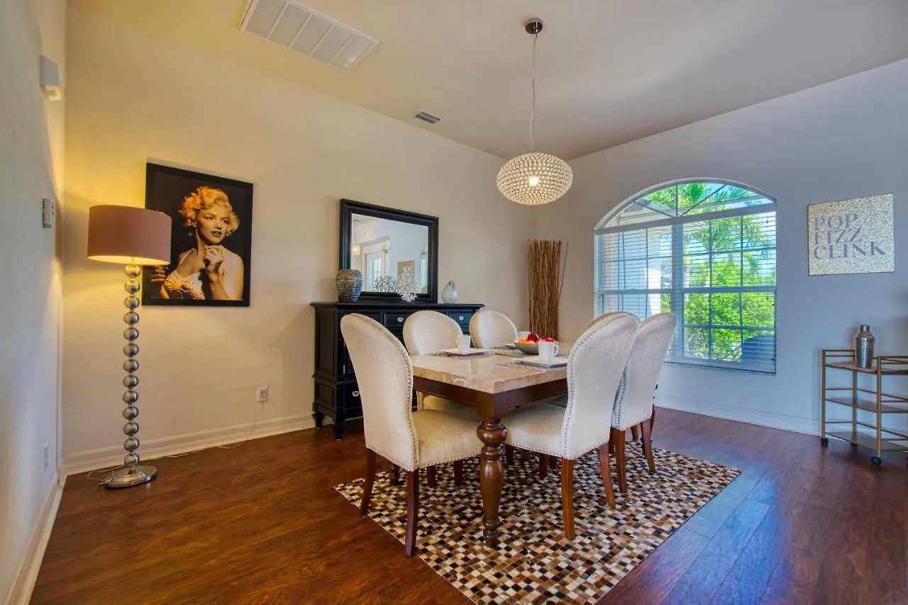 Waterfront - 3 Beds - 3 Baths - 6 Guests - Lakeview & Pool/spa - Incl. 10% Off Boat Villa Cape Coral
