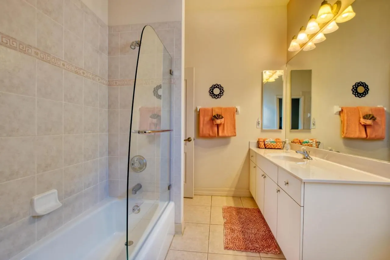 Waterfront - 3 Beds - 3 Baths - 6 Guests - Lakeview & Pool/spa - Incl. 10% Off Boat Cape Coral