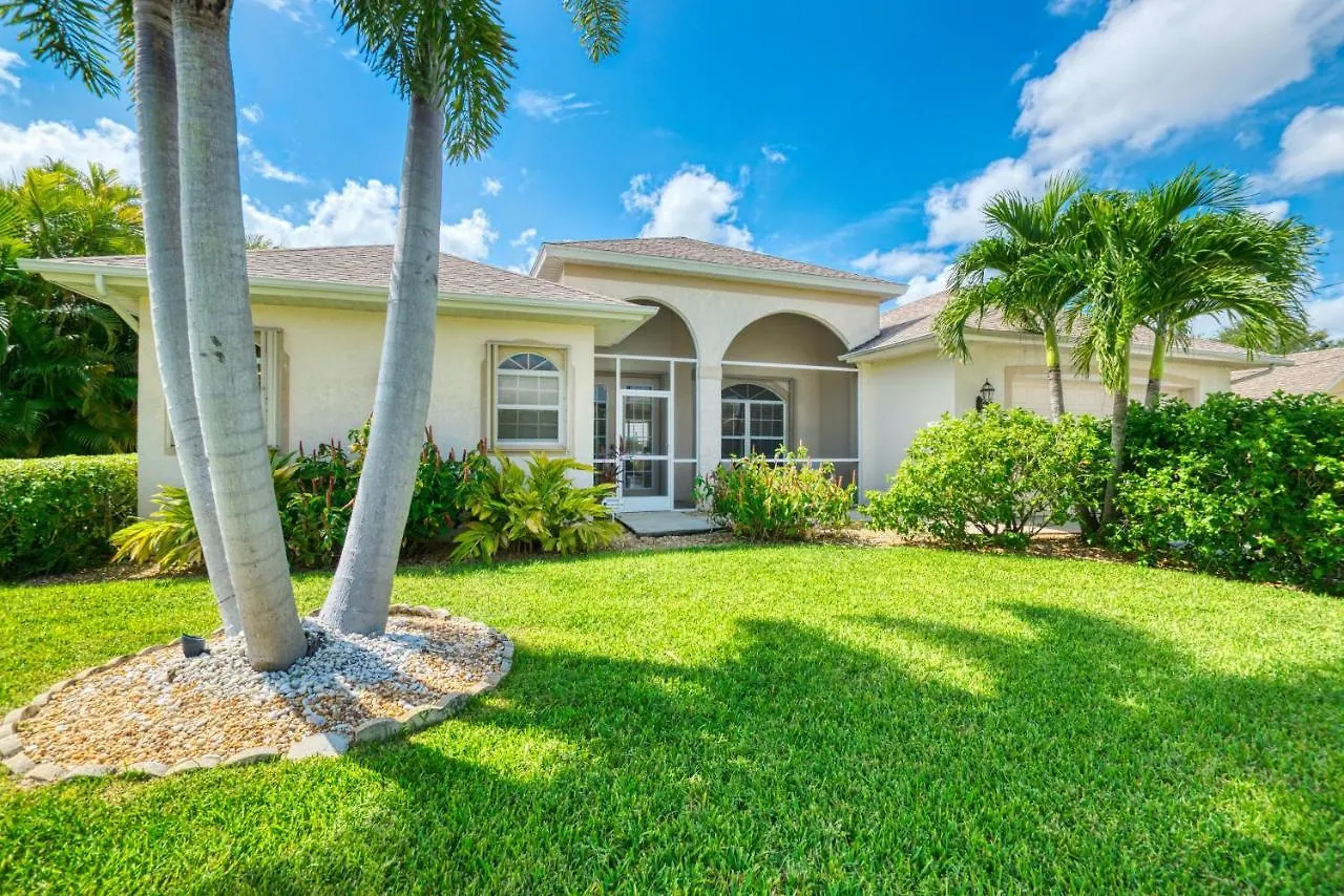 Waterfront - 3 Beds - 3 Baths - 6 Guests - Lakeview & Pool/spa - Incl. 10% Off Boat Villa Cape Coral