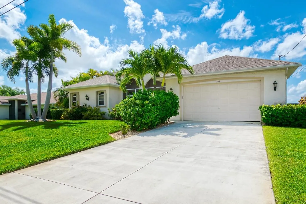 Villa Waterfront - 3 Beds - 3 Baths - 6 Guests - Lakeview & Pool/spa - Incl. 10% Off Boat