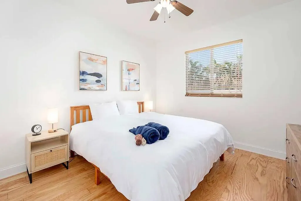 Spacious With A Free Heated Saltwater Pool Villa *