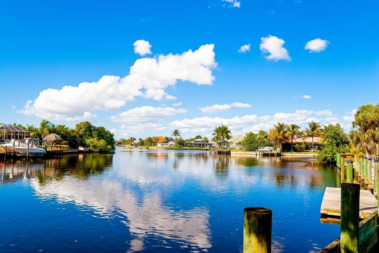 Apartment Four Mile Cove Enlightenment Cape Coral