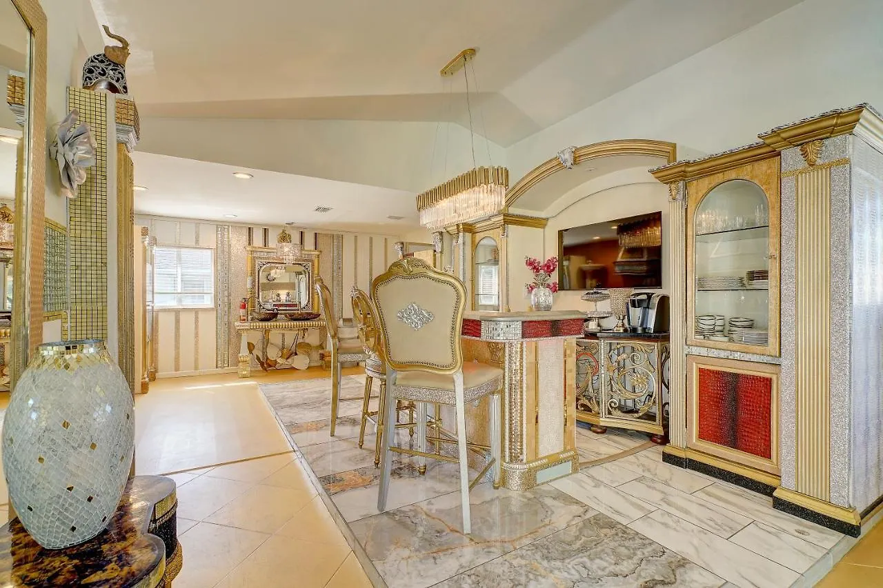 Ultra-luxury Golden In Cape * Cape Coral