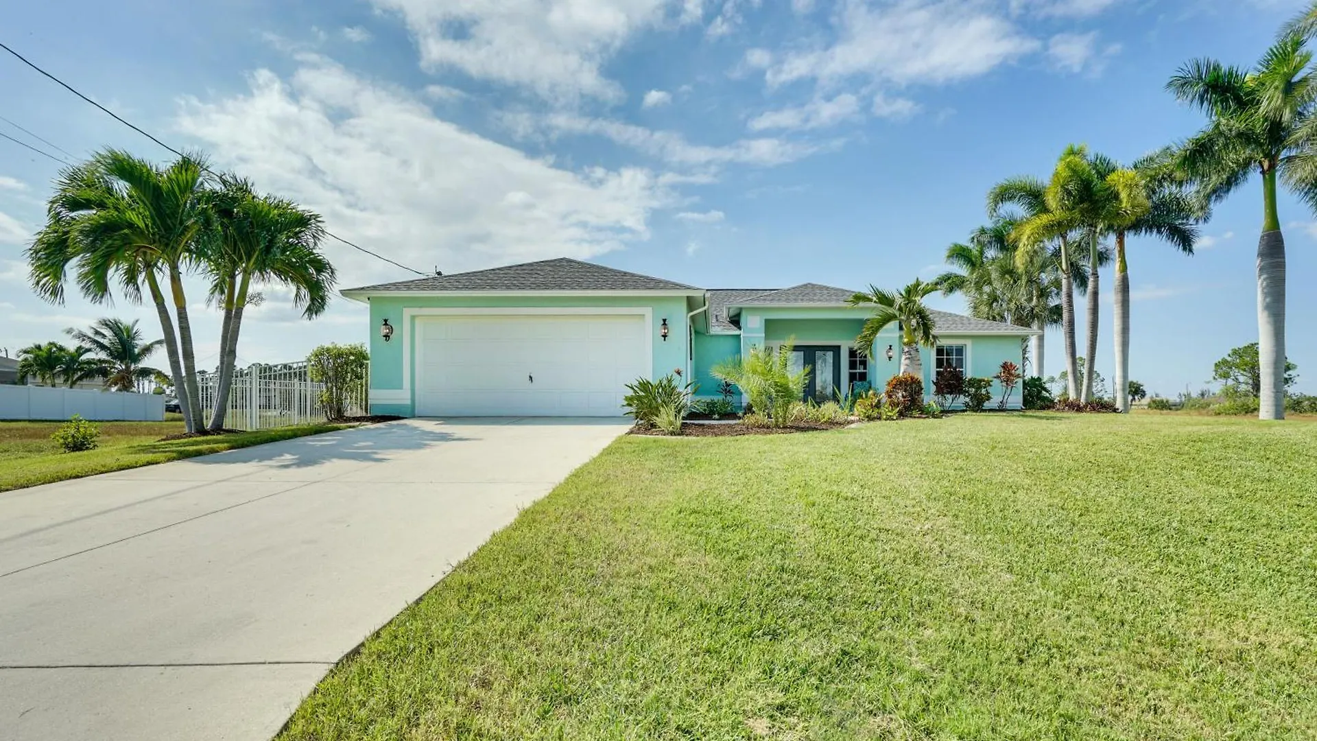 Holiday home Retreat With Heated Pool And Lanai! Cape Coral