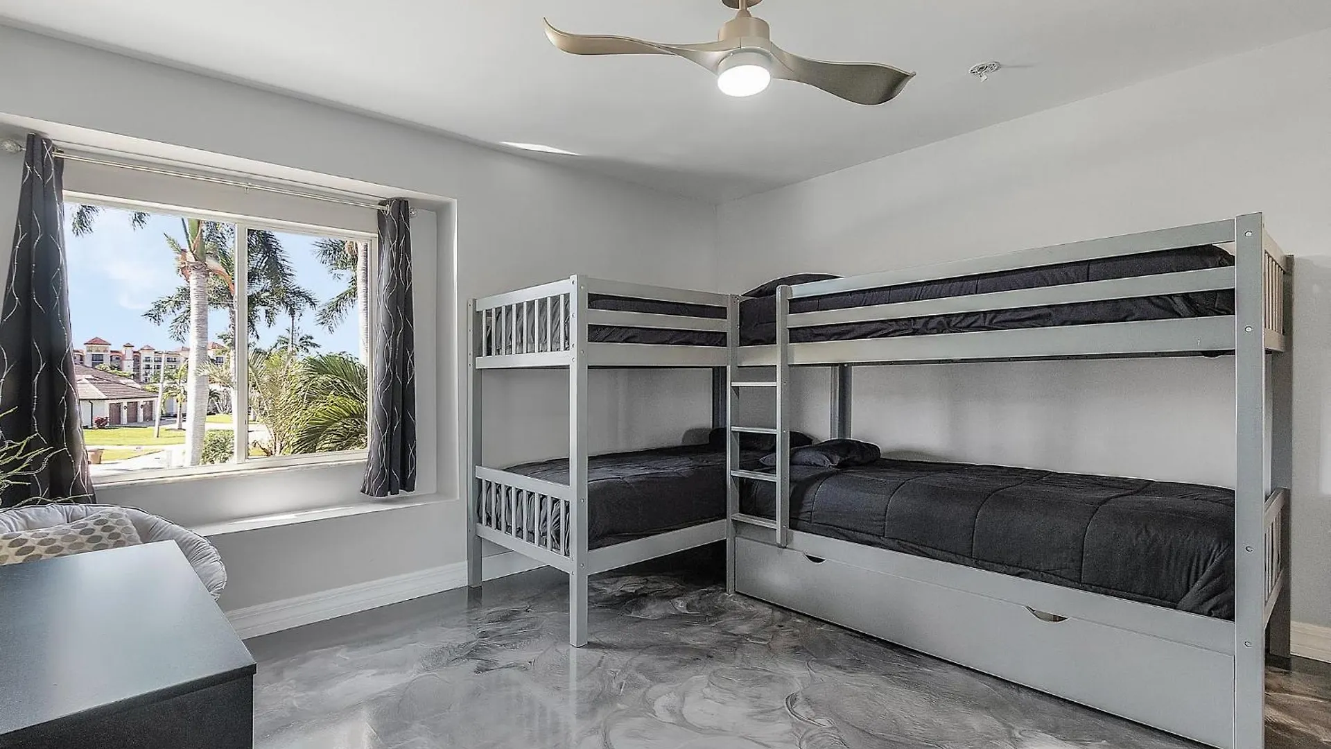 Whispering Palms - - Roelens Vacations Holiday home *