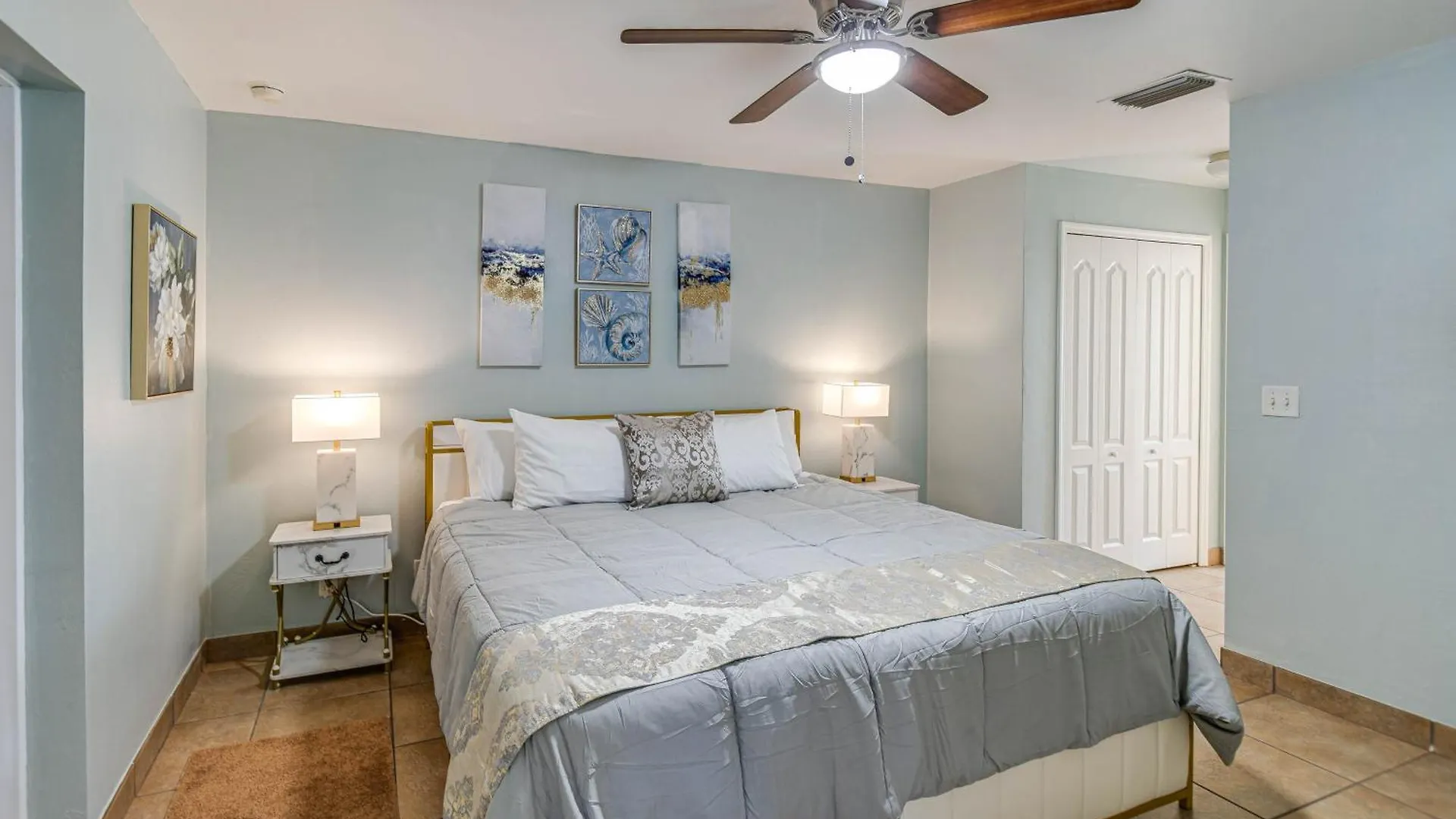 Spacious Retreat With Private Pool! * Cape Coral