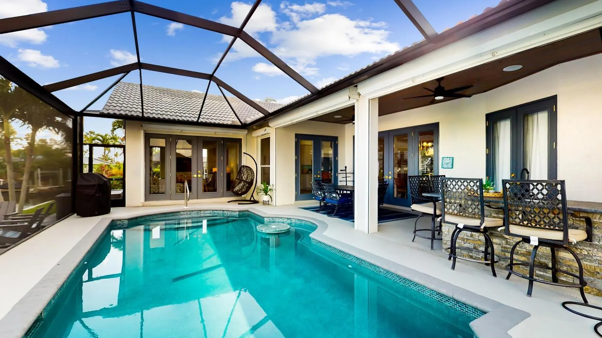 Holiday home The Golden Pineapple Sanctuary