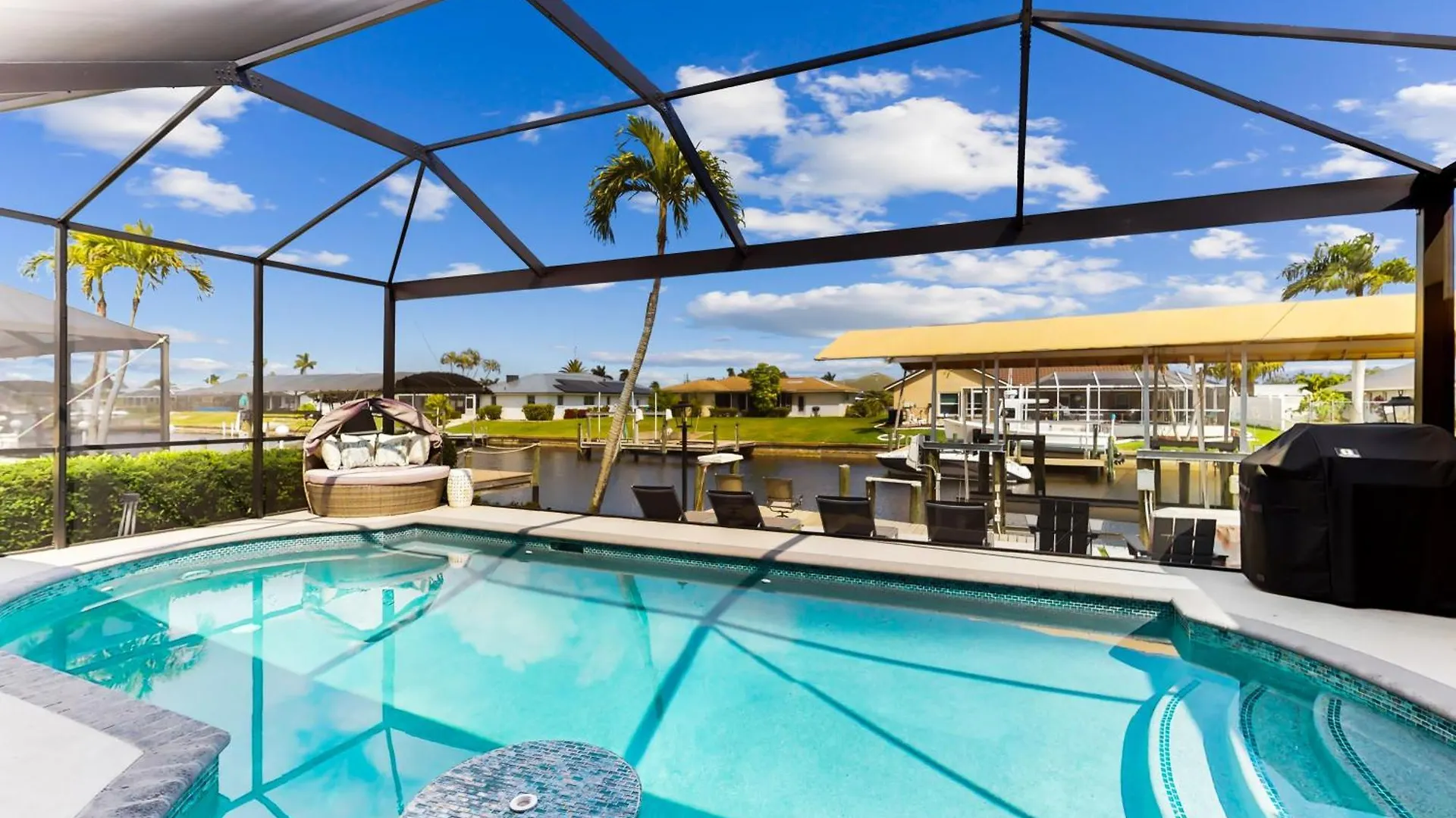 The Golden Pineapple Sanctuary Holiday home *