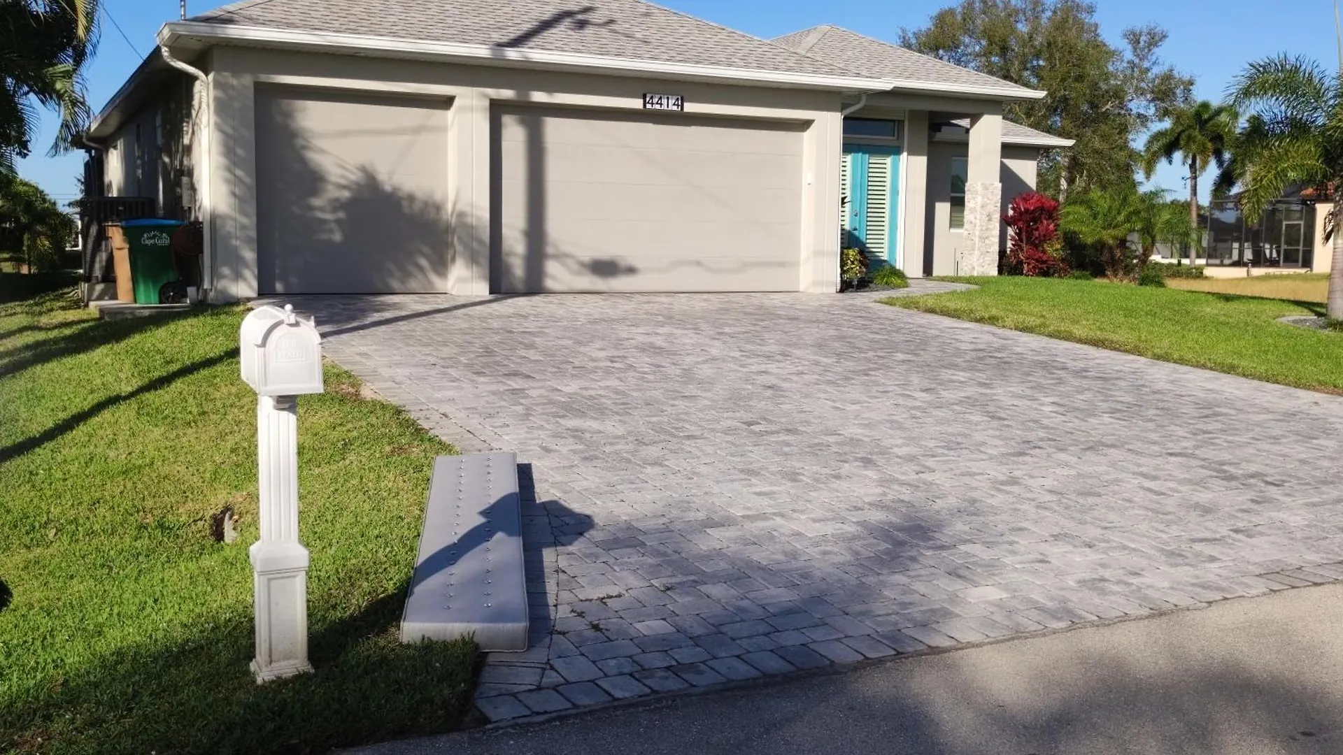 Dandelion Villa Cape Coral
