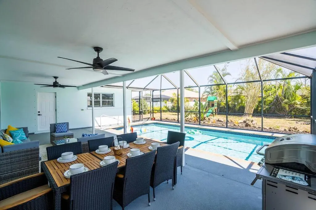 Heated Pool Villa/3 Beds/beach/downtown/game