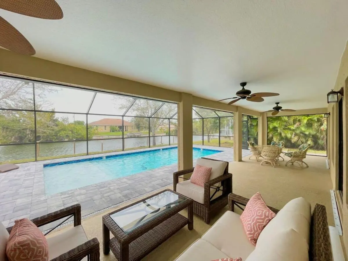 Cozy Retreat Family-friendly Saltwater Heated Pool Holiday home