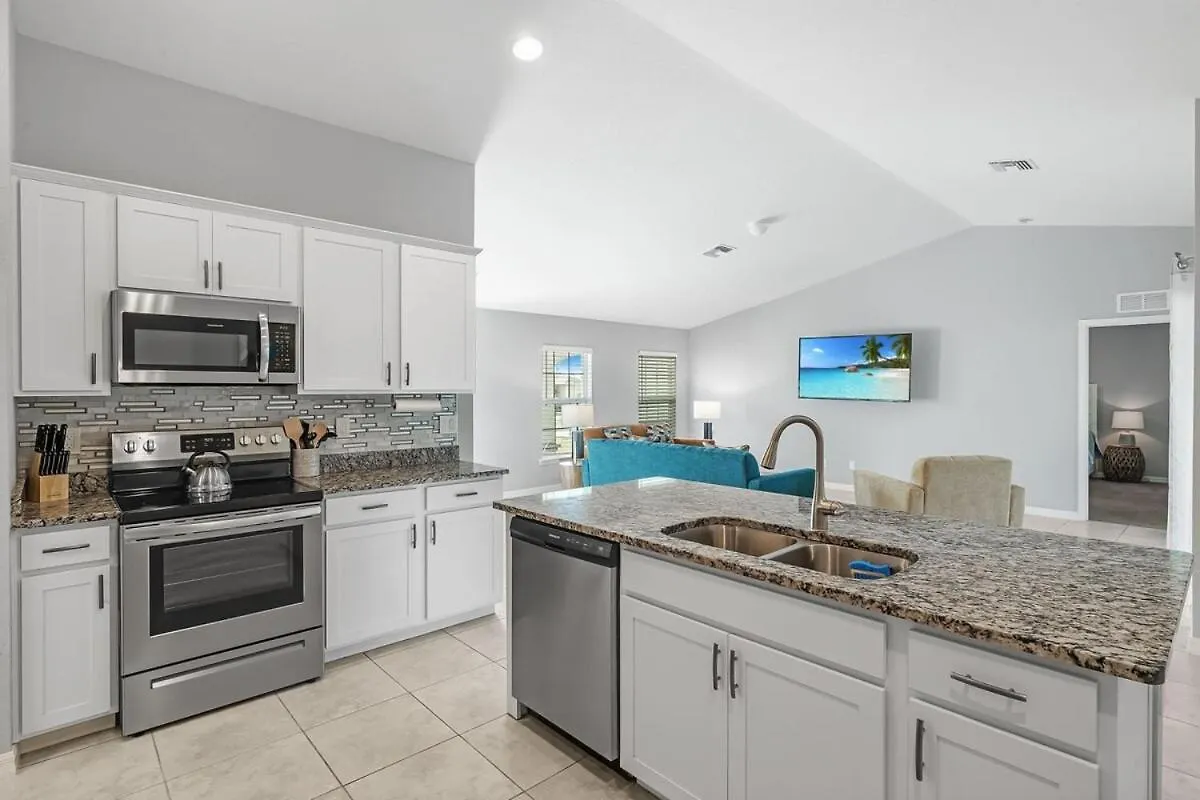 The Cape Escape Pet-friendly Sleeps 7 Holiday home Cape Coral