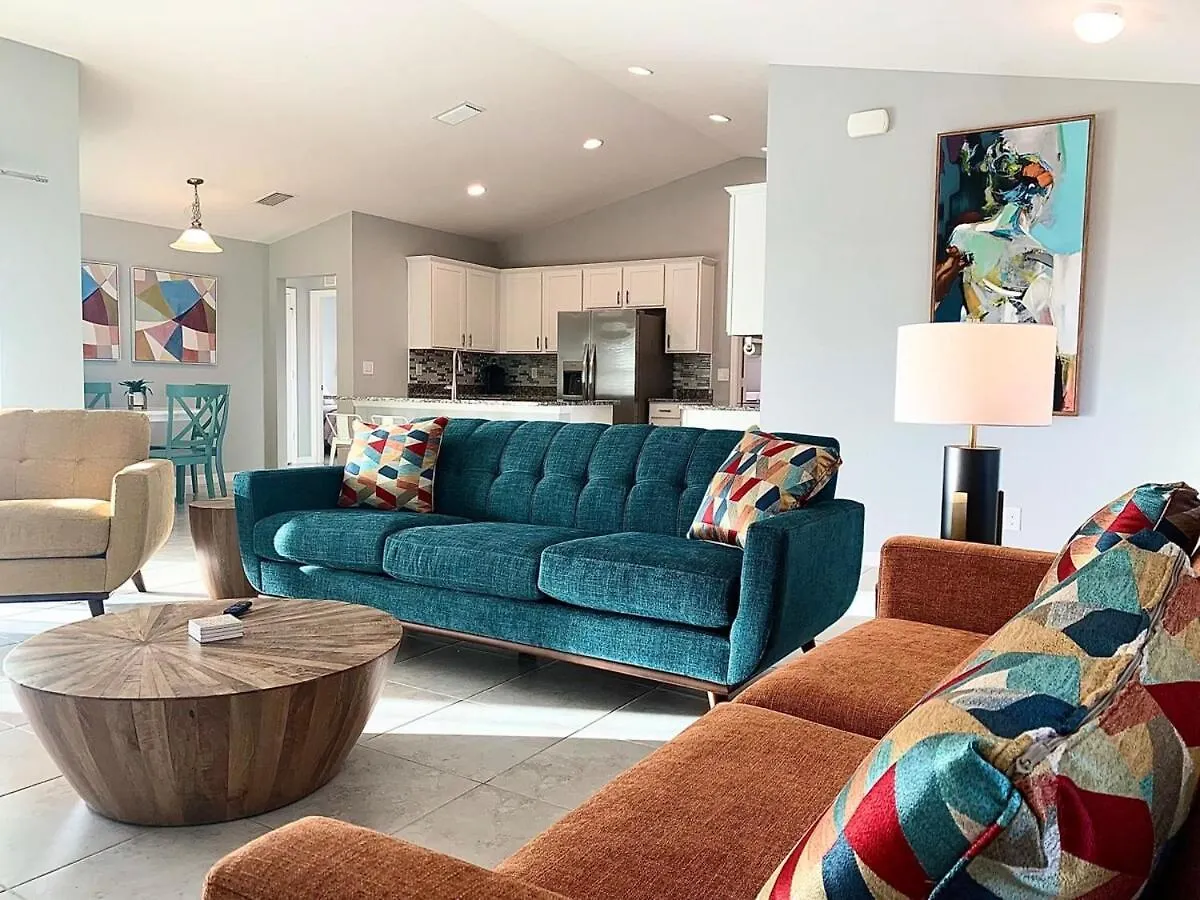 Holiday home The Cape Escape Pet-friendly Sleeps 7 Cape Coral