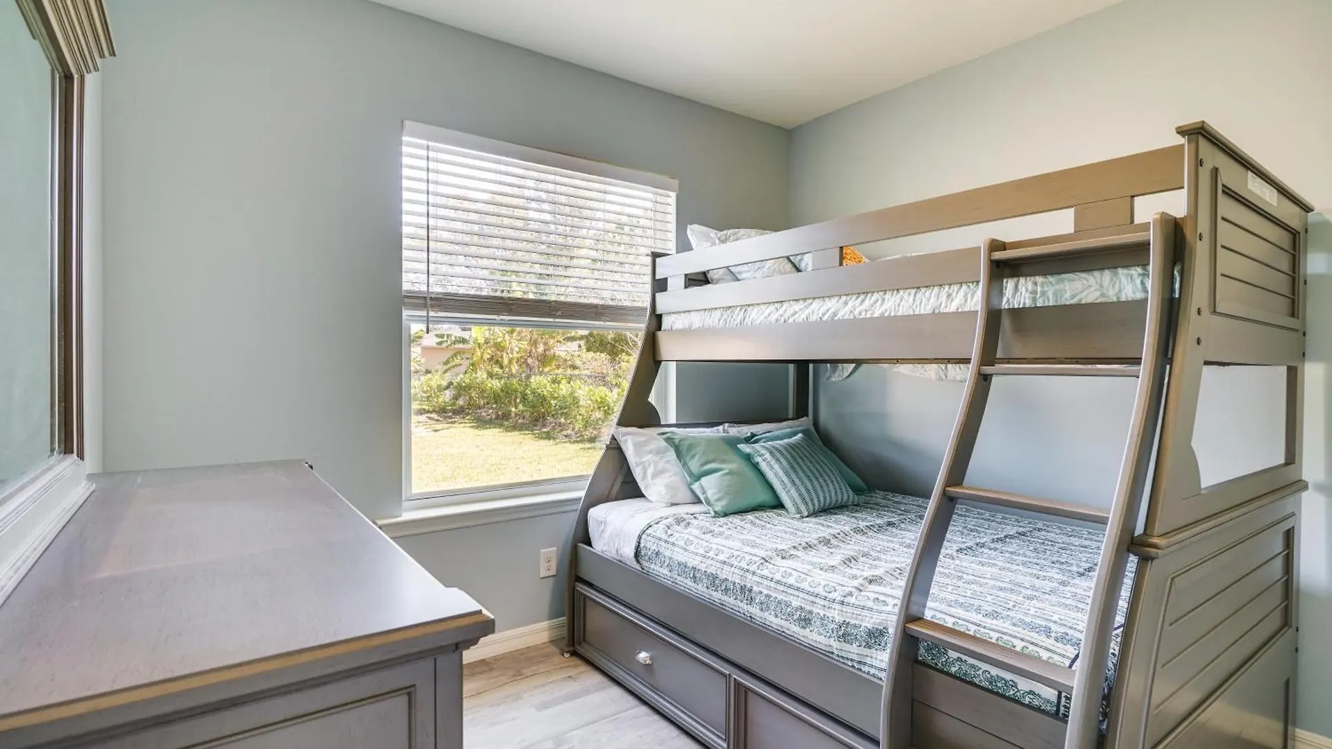 Holiday home With Screened-in Porch And Fire Pit! Cape Coral