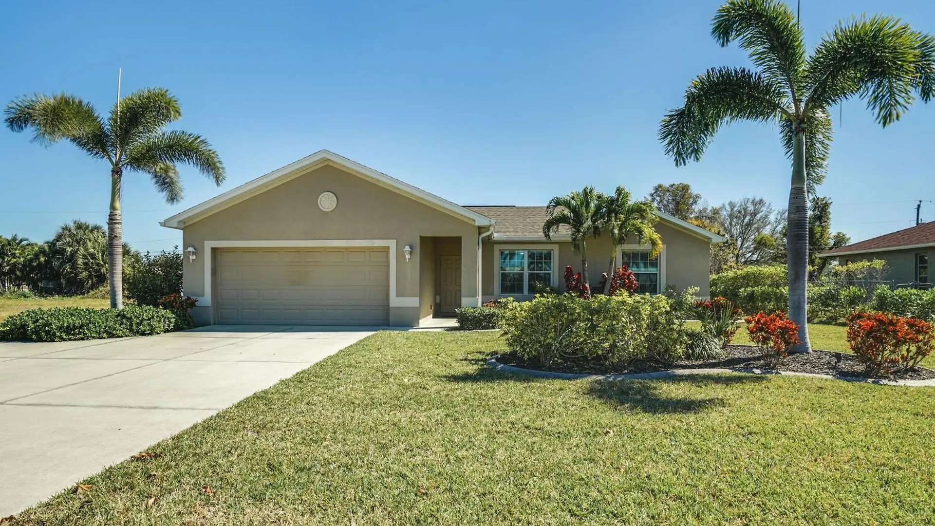 Holiday home With Screened-in Porch And Fire Pit! *
