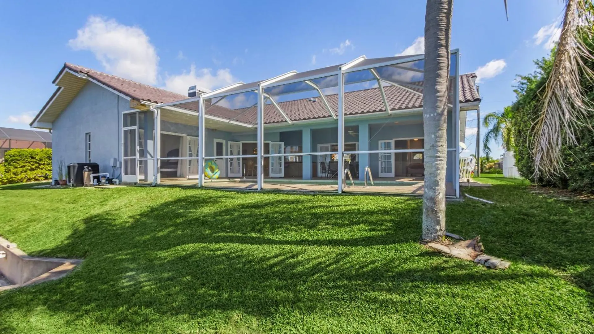 Chasing Sunshine Holiday home Cape Coral
