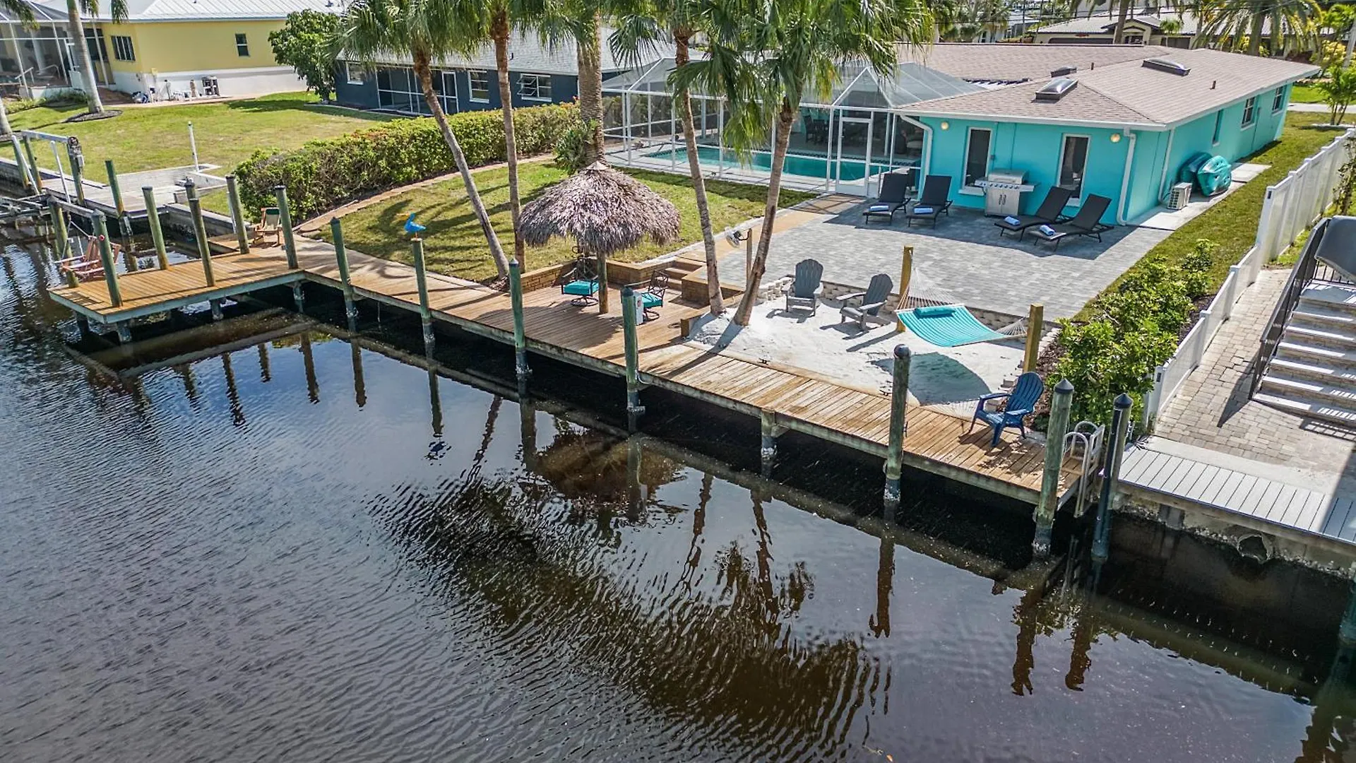 Holiday home Gulf Access, Private Beach, Heated Pool, Dock With Tiki Hut - Aqua Retreat - Roelens Cape Coral
