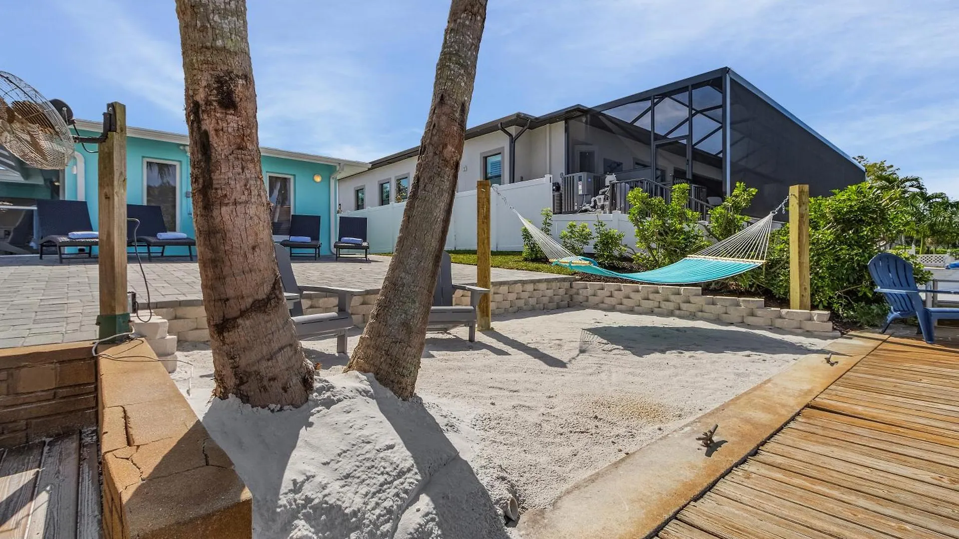 Holiday home Gulf Access, Private Beach, Heated Pool, Dock With Tiki Hut - Aqua Retreat - Roelens