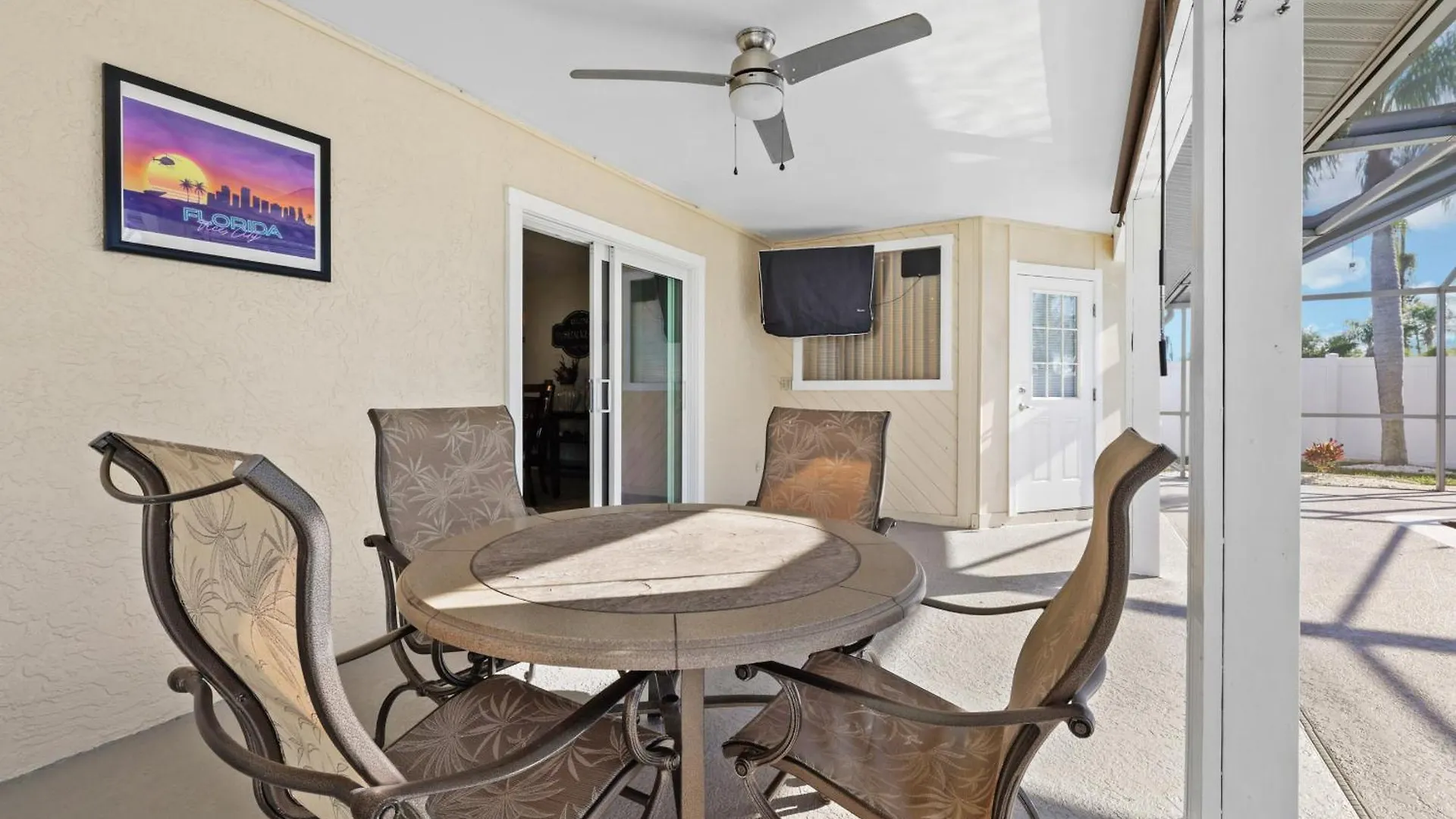 Holiday home Lovely With Oversized Heated Pool In Quiet Neighborhood - Polish Palace South *