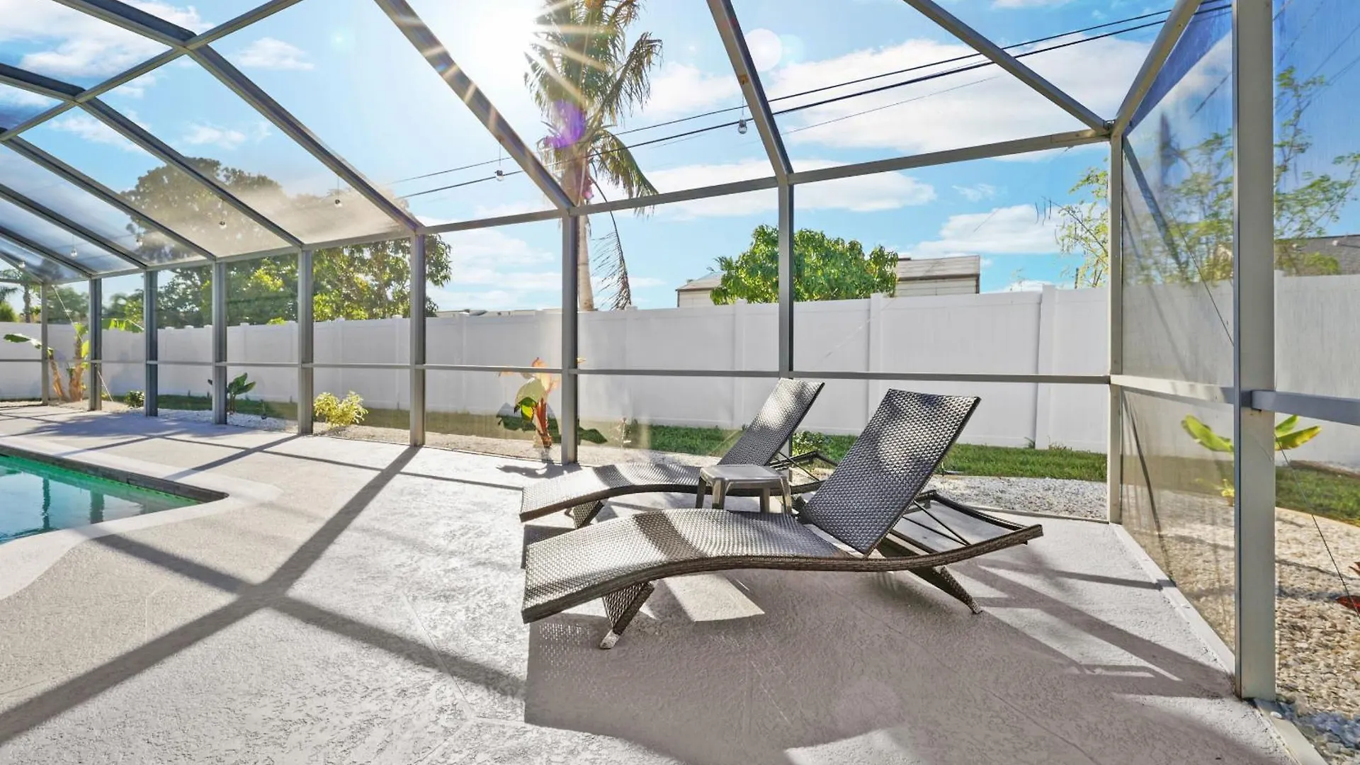 Holiday home Lovely With Oversized Heated Pool In Quiet Neighborhood - Polish Palace South