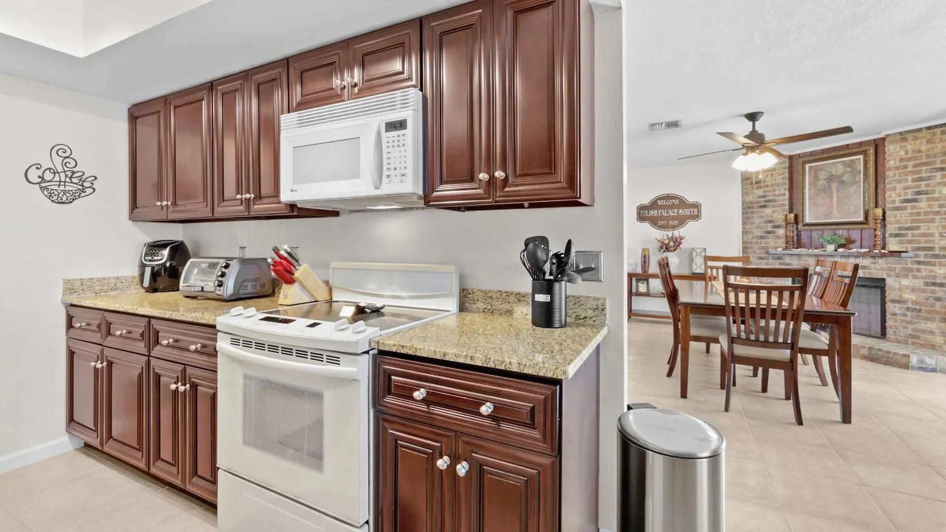 Holiday home Lovely With Oversized Heated Pool In Quiet Neighborhood - Polish Palace South *