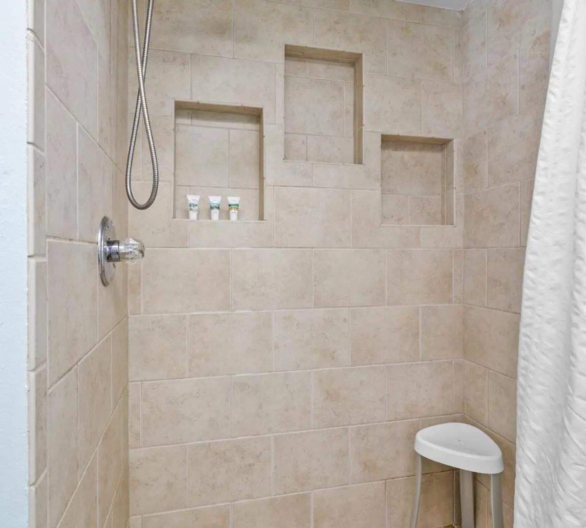 Holiday home Lovely With Oversized Heated Pool In Quiet Neighborhood - Polish Palace South