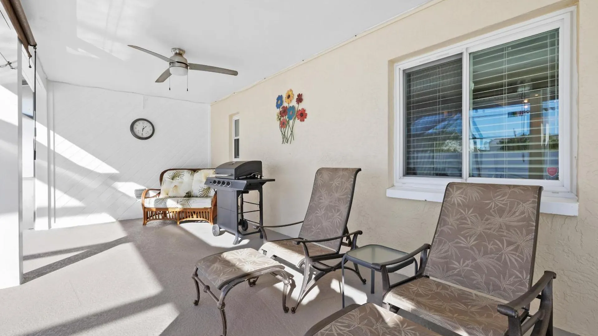 Lovely With Oversized Heated Pool In Quiet Neighborhood - Polish Palace South Holiday home Cape Coral