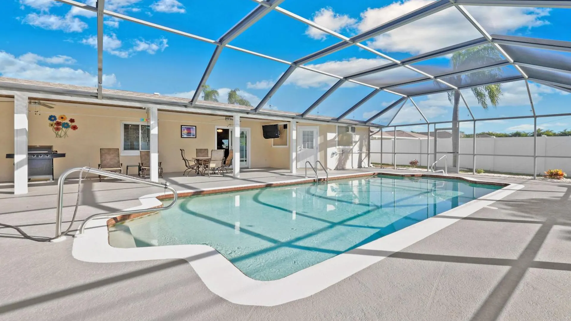 Lovely With Oversized Heated Pool In Quiet Neighborhood - Polish Palace South Holiday home *