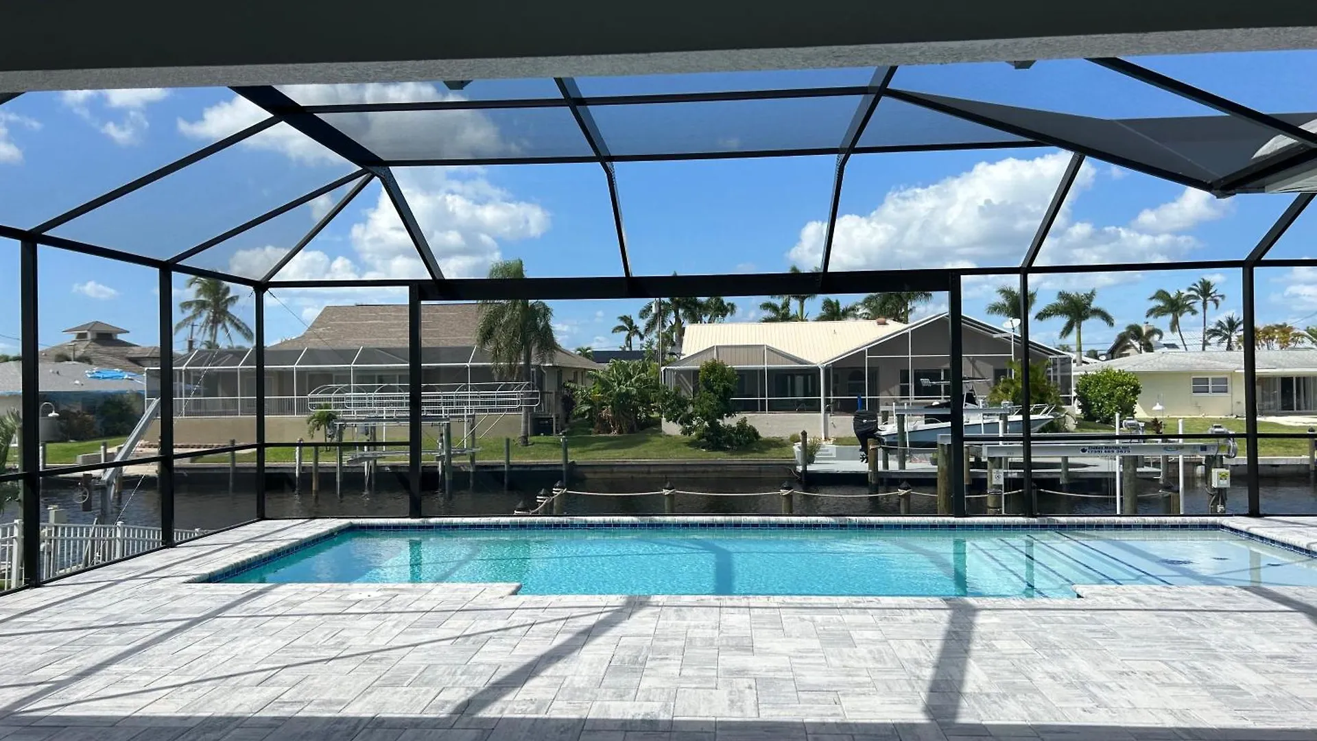 Luxurious Modern Waterfront Home-desirable Pelican Area Holiday home Cape Coral