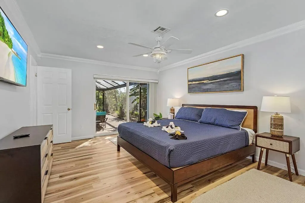 Anchored-gulf Access, 4 Bedrm, 2 Bath, Dock * Cape Coral