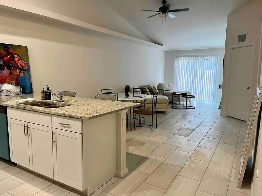 New 3 Bed 2 Bath & Full Kitchen