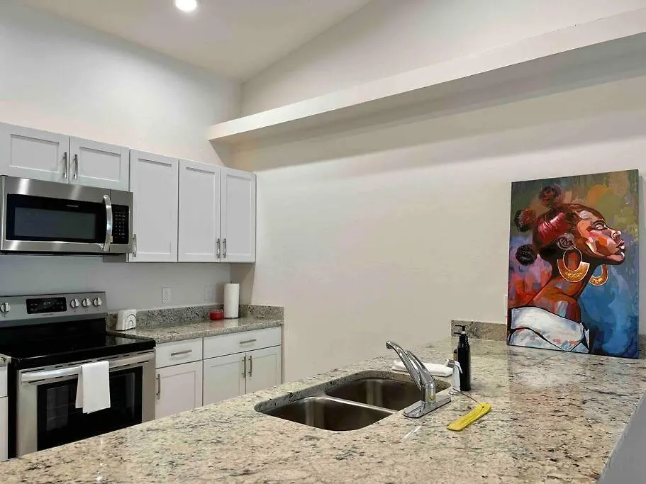 Holiday home New 3 Bed 2 Bath & Full Kitchen